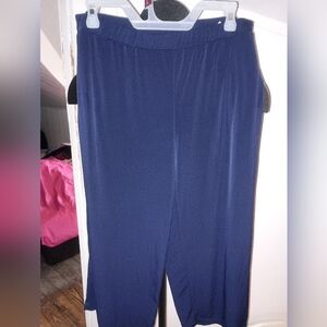 Susan Graver Navy Capri Small